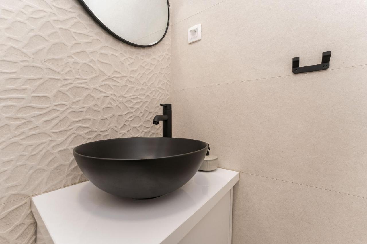 Luxury D Apartments ビビニェ エクステリア 写真