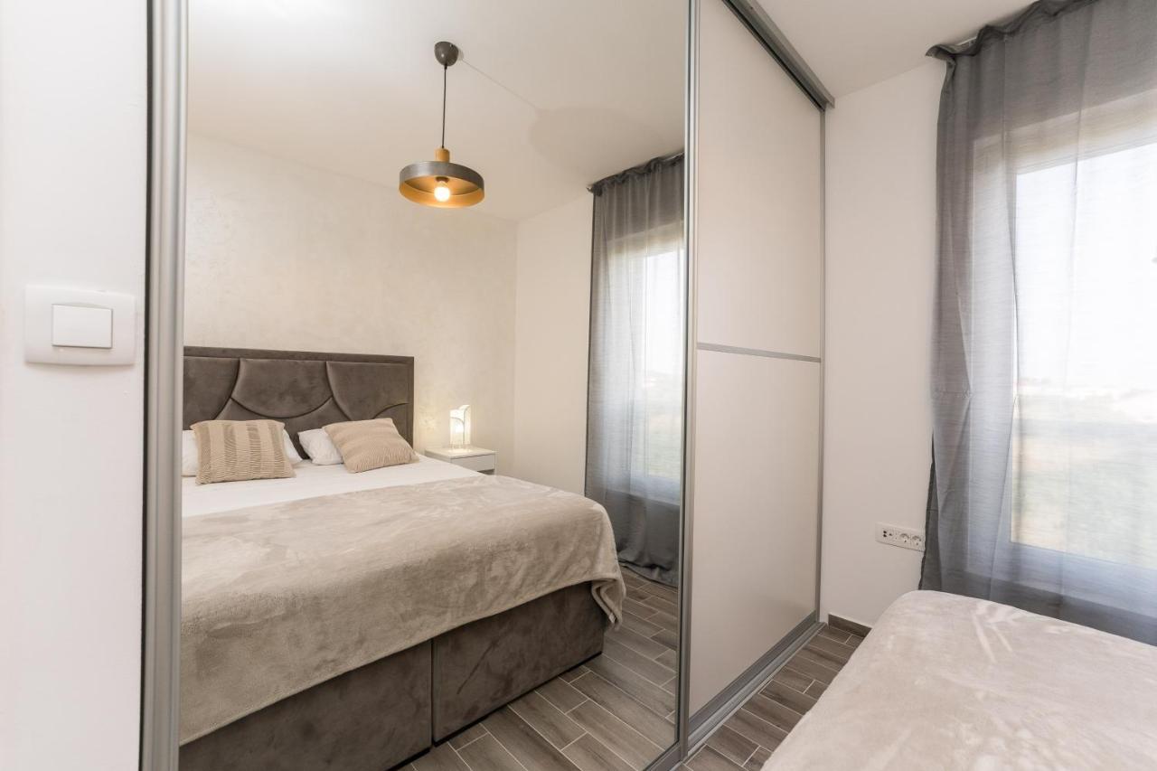 Luxury D Apartments ビビニェ エクステリア 写真