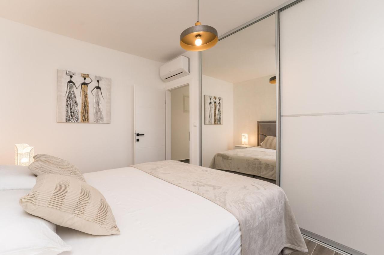 Luxury D Apartments ビビニェ エクステリア 写真